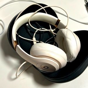 Apple Beats headset perfect condition